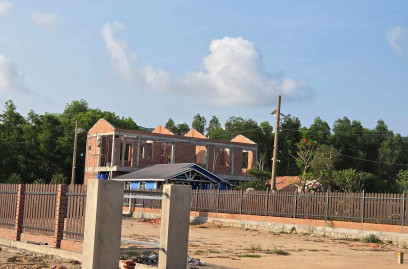 SIÊU VIP KHU NHÀ VƯỜN - Dt 425m2 10m x 43m có thổ cư, shr ra biển 10p