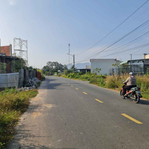 Bán đất Phước Hải gần ngã 4 đường 44b và Châu Văn Biếc. Dt 136m2 giá chỉ 1,5 tỷ