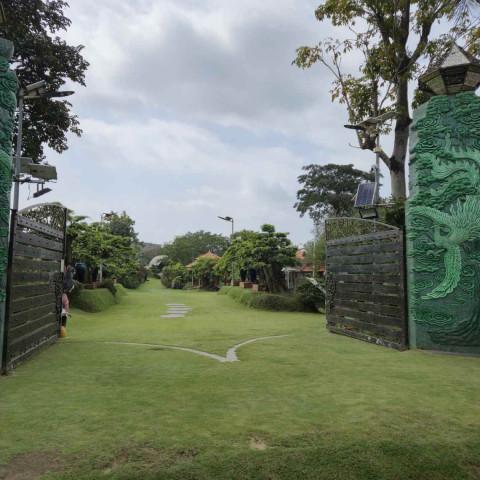 Bán đất đối diện khu Bòn Bon resort Long Tân. Dt 500m2 có 21m mặt tiền